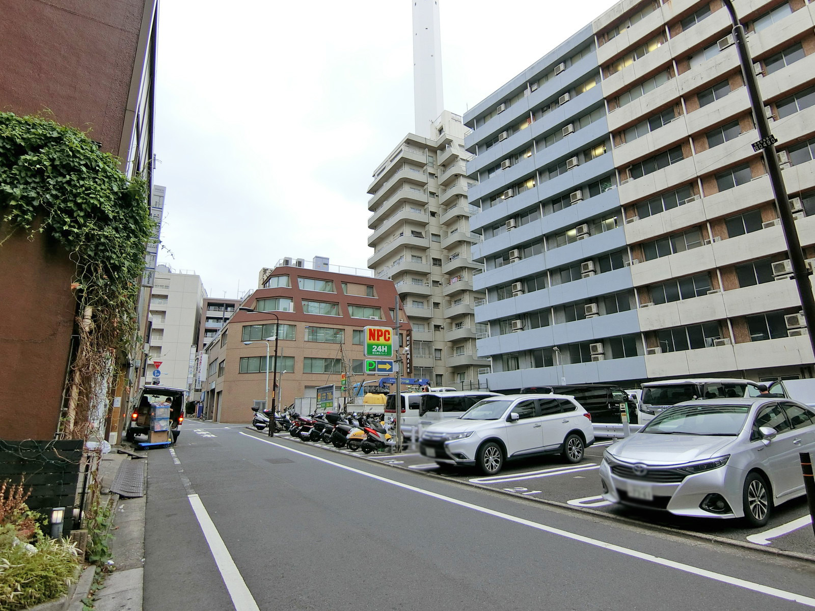 周辺は閑静なエリア