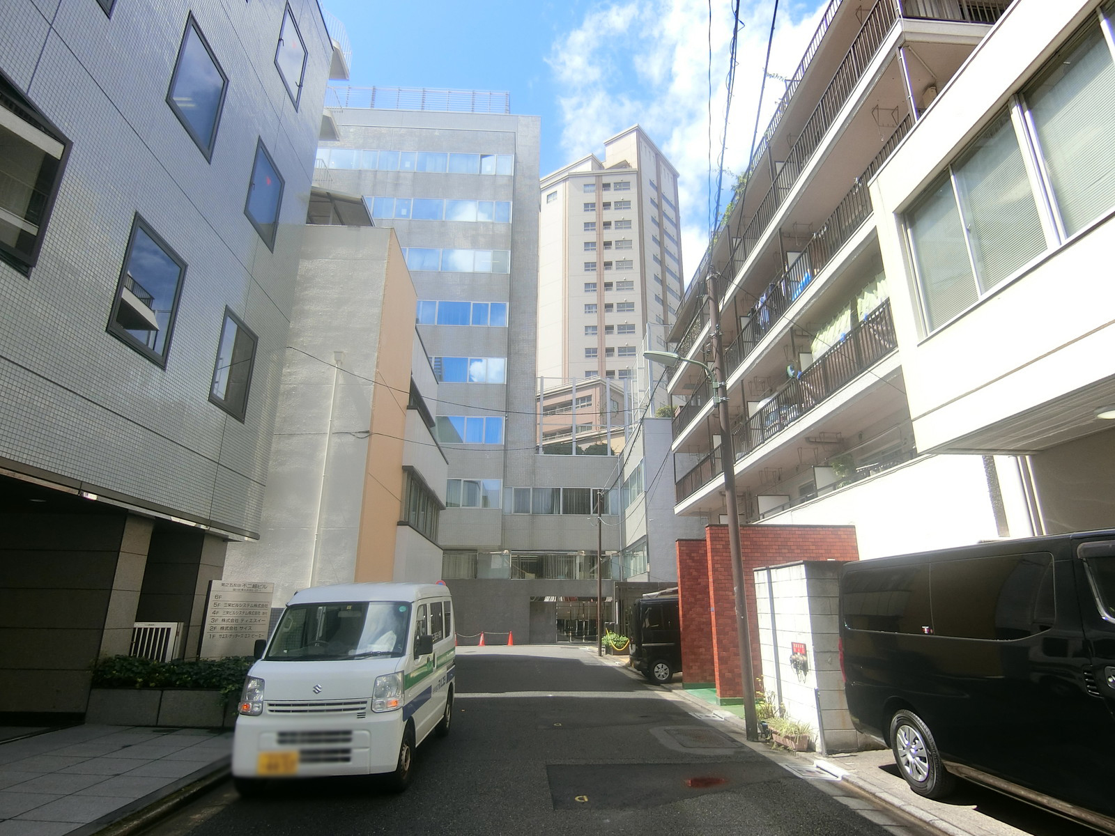 池田山マンション前面の通り