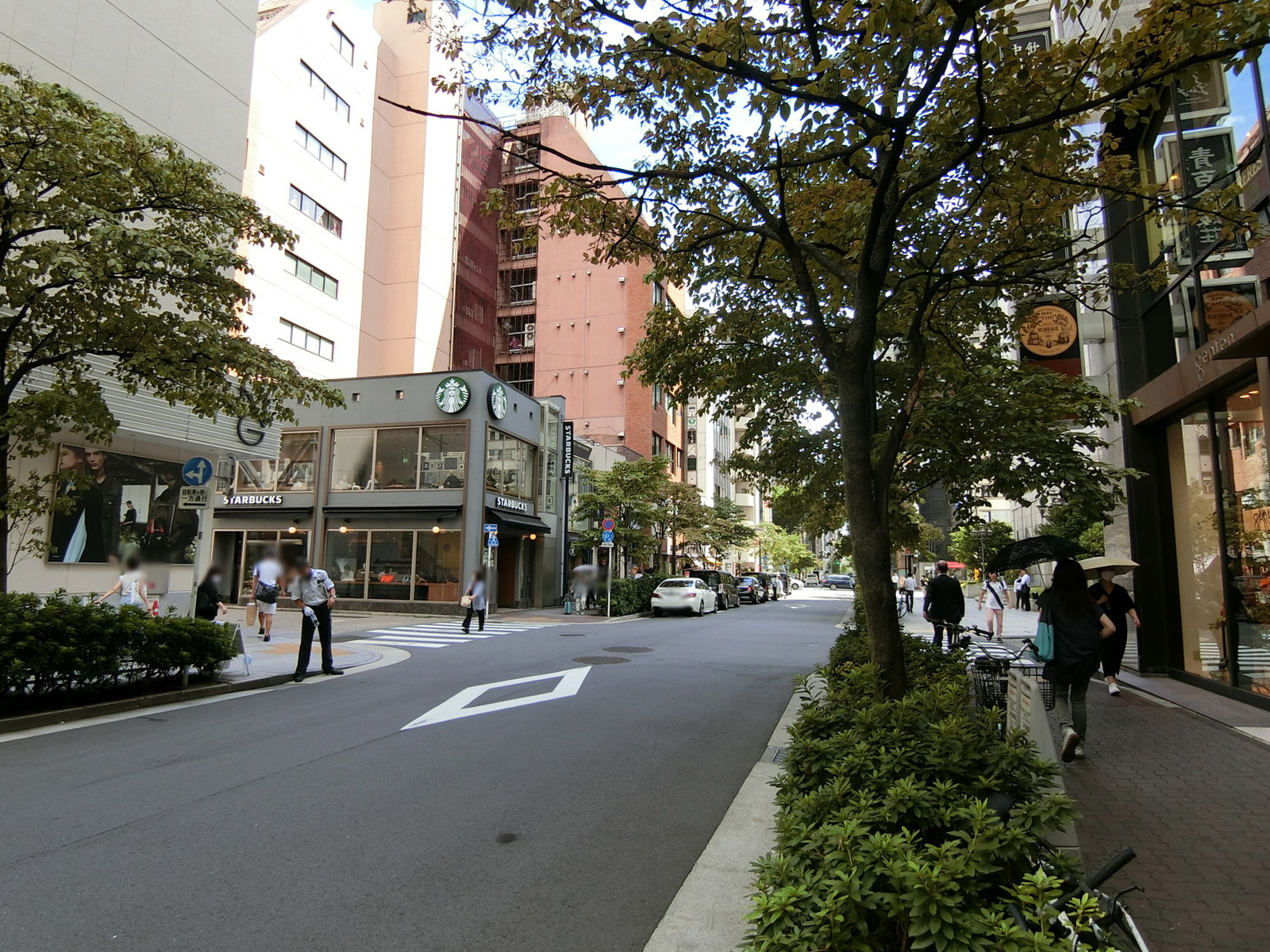 銀座三和ビル前面の通り