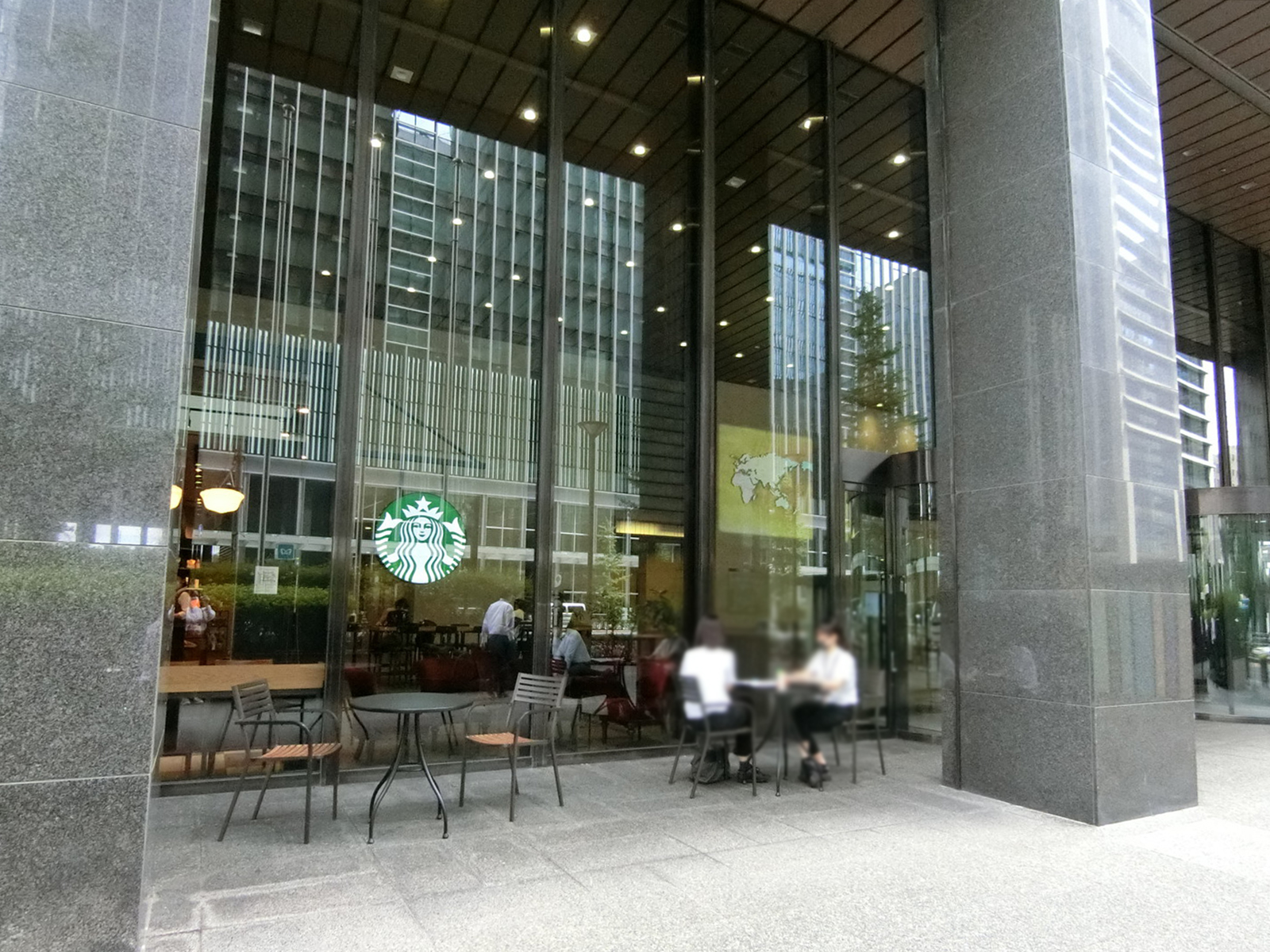 付近のスターバックスコーヒー
