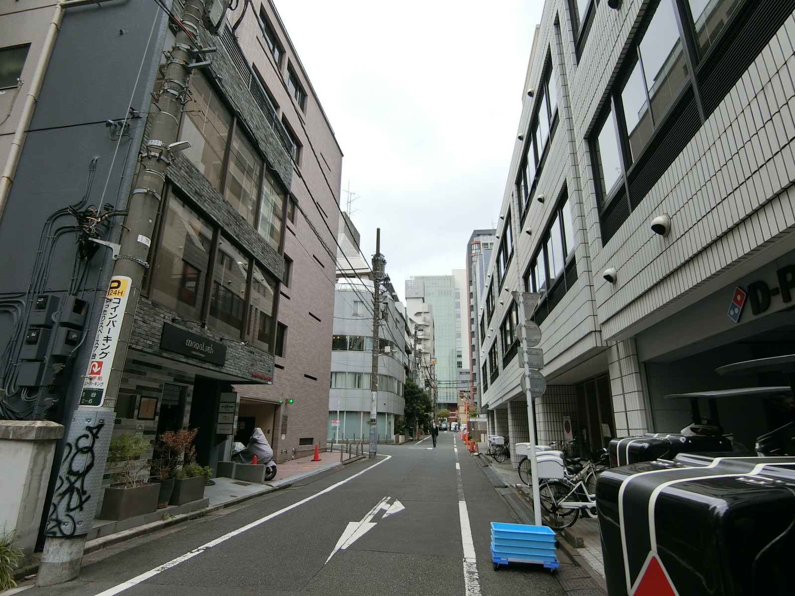 カノンパレス前面の通り
