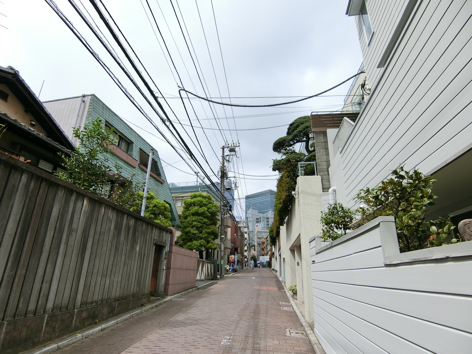 渋谷高橋ビル前面の通り