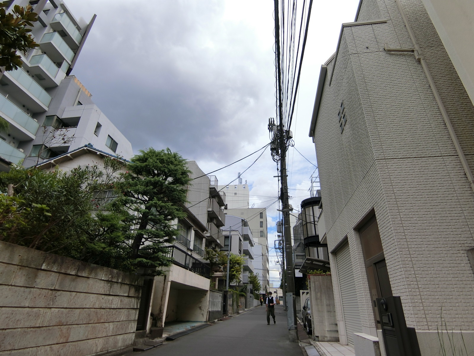北川ビル前面の通り