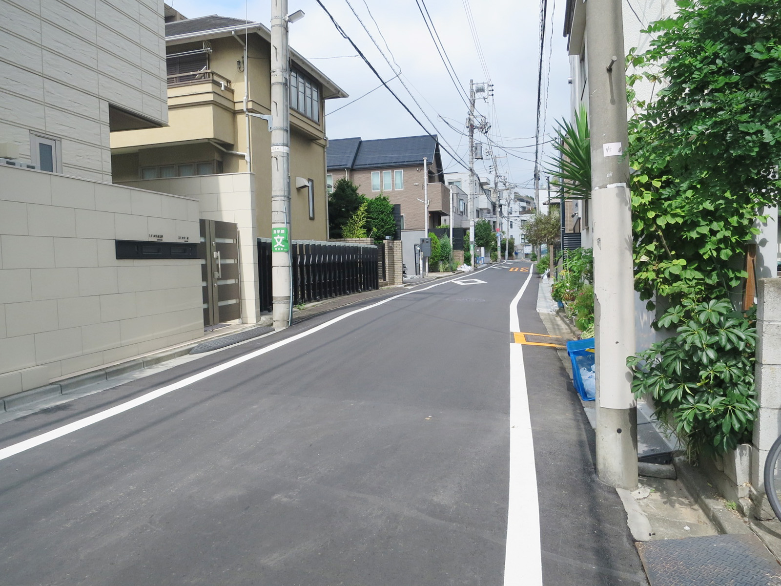 今井ビル前面の通り
