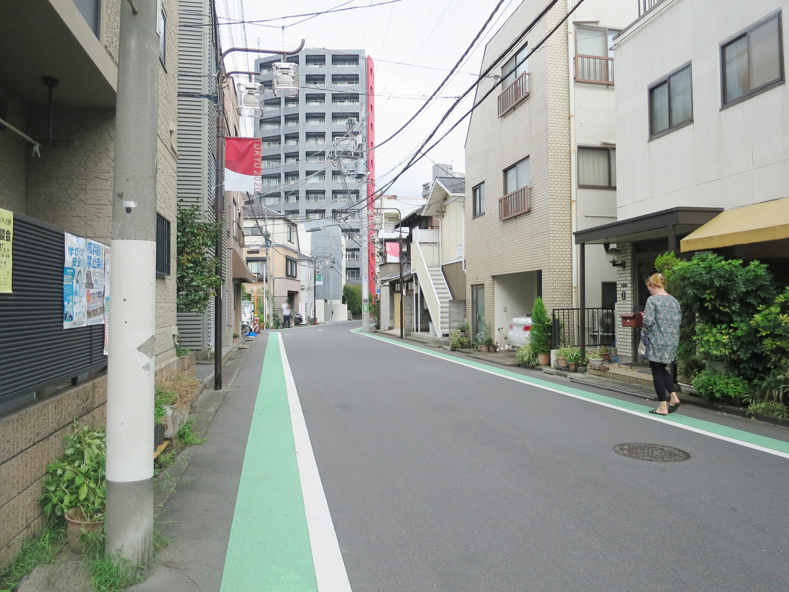 ブランシェ富ヶ谷前面の東海大学通り