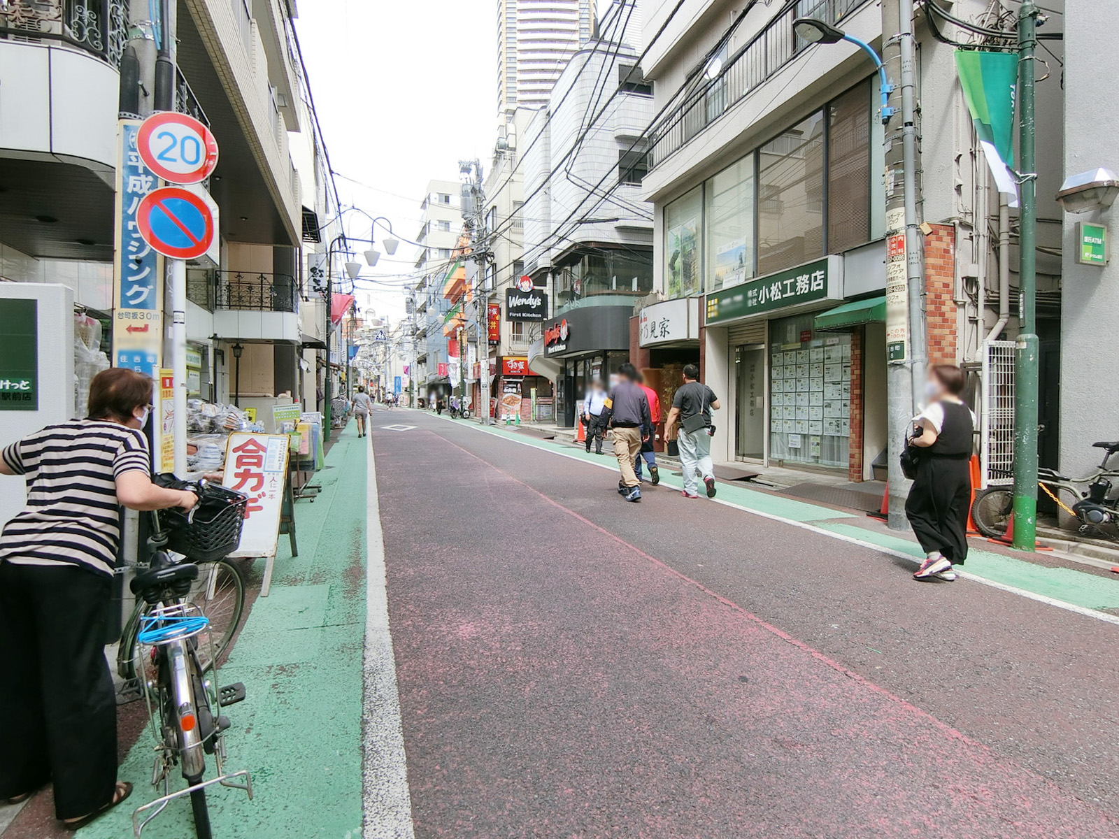寿光ビル前面の通り