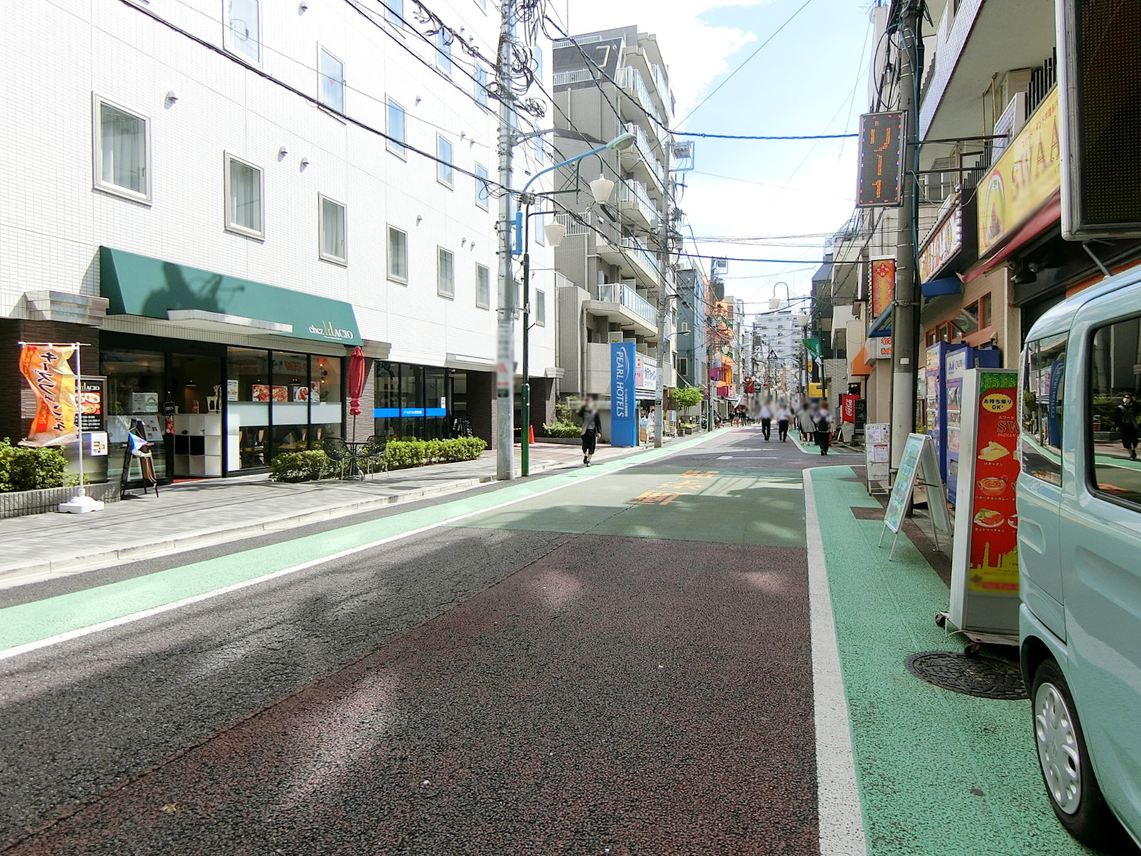近藤ビル前面の通り
