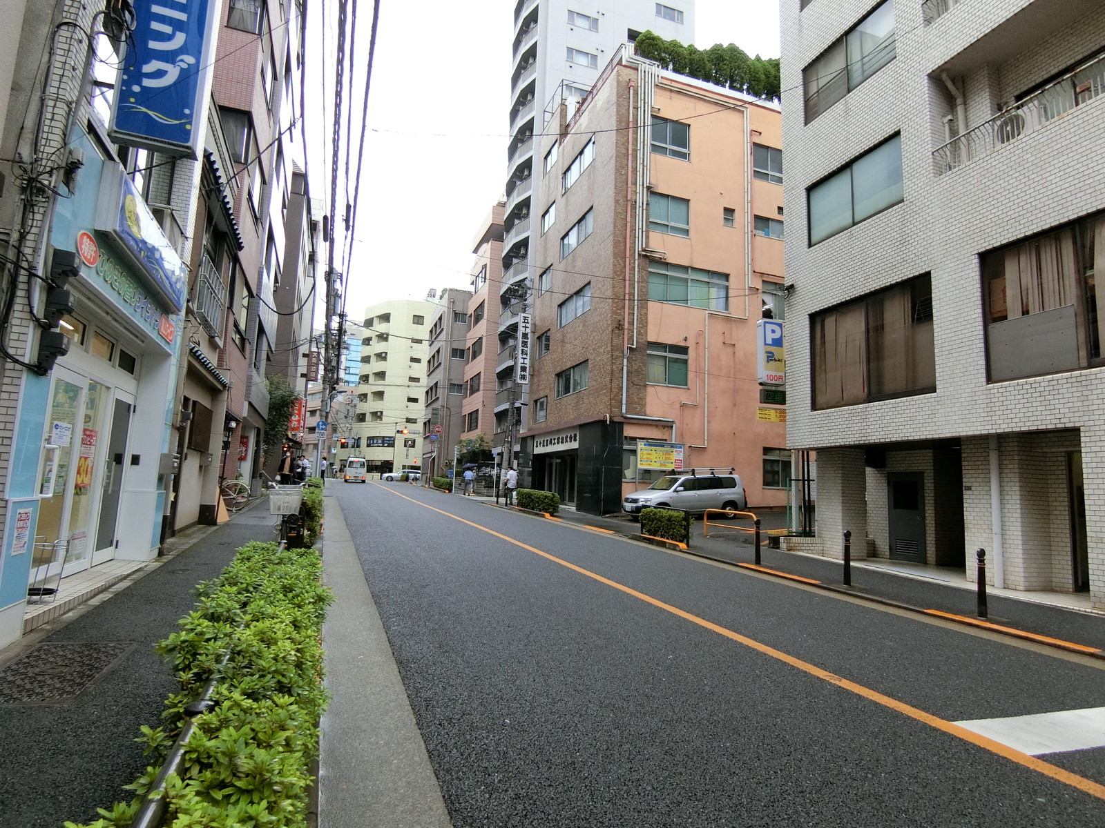 山の手ビル前面の通り