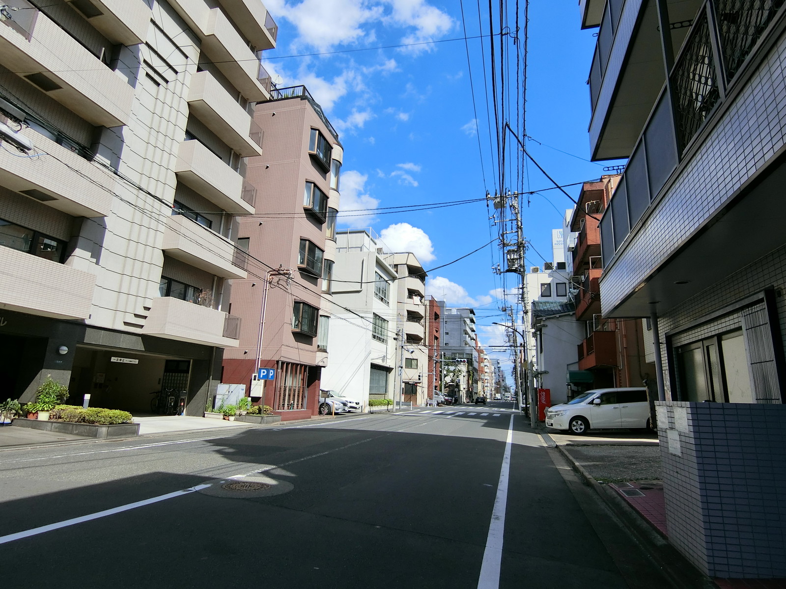 島福ビル前面の通り