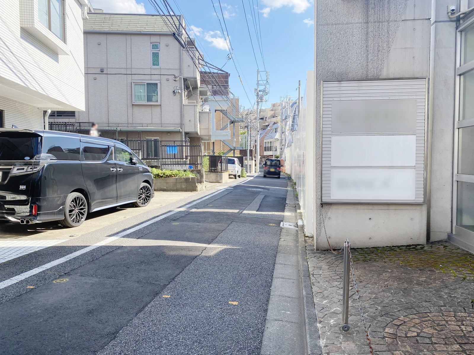 四神ビル前面の通り