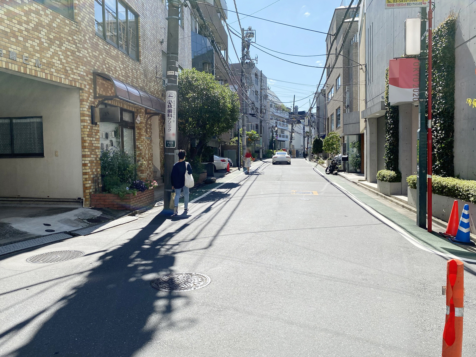 AKERAビル前面の通り