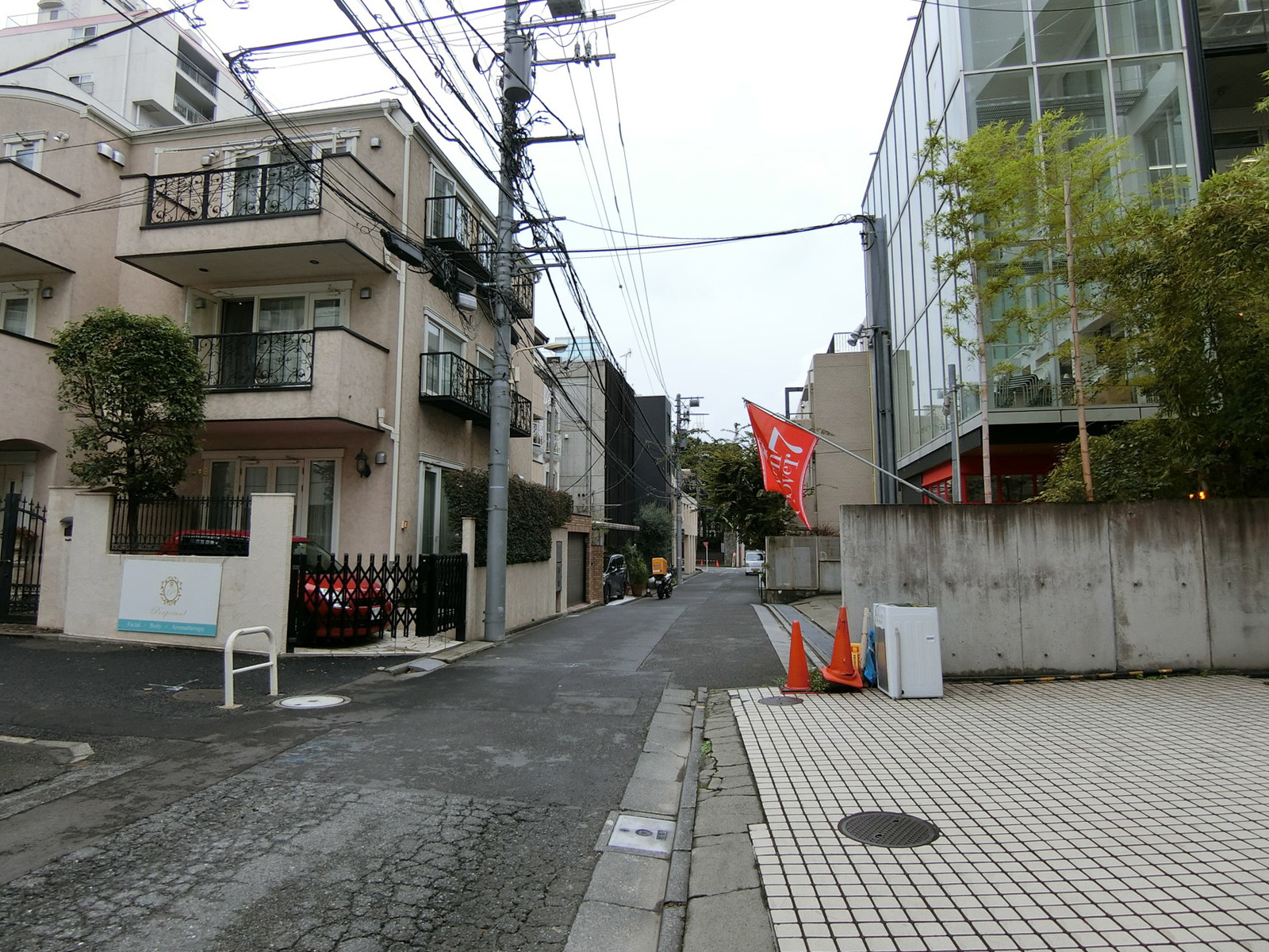 南平台ベルウット前面の通り