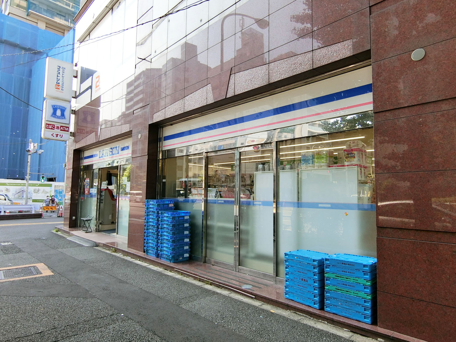徒歩1分のローソン 春日駅前店