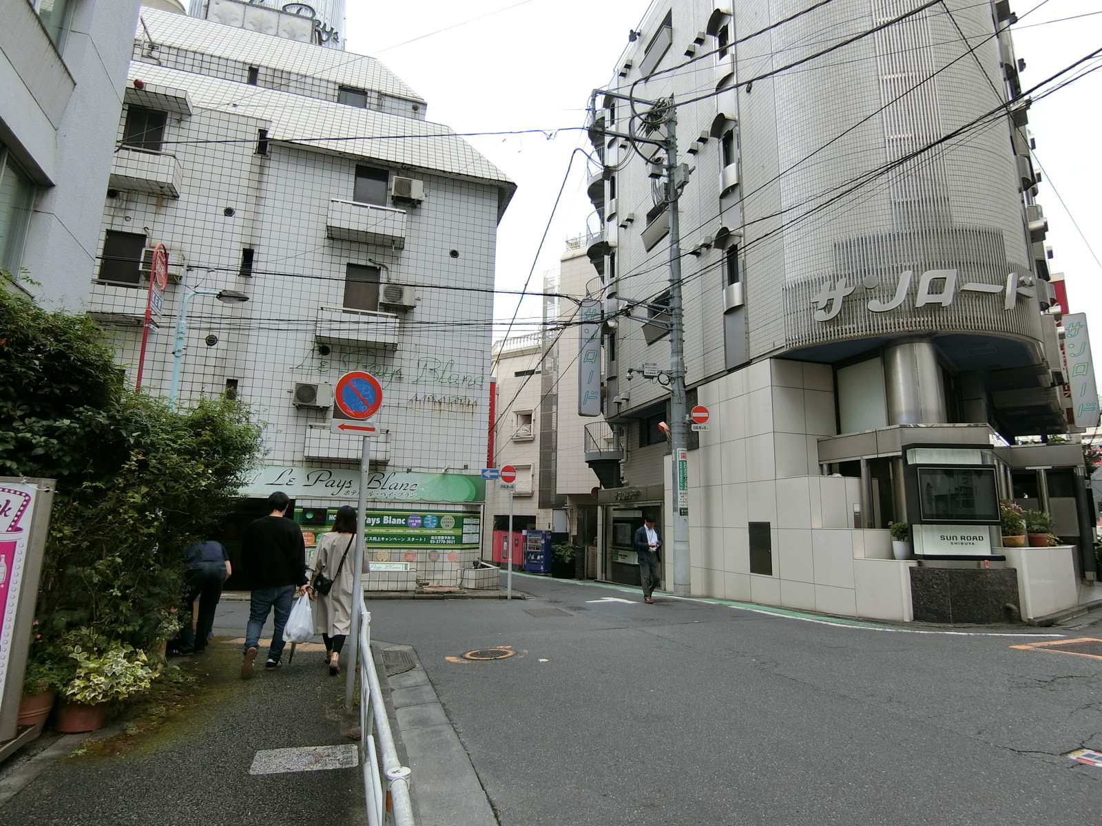 小木曽ビル前面の通り