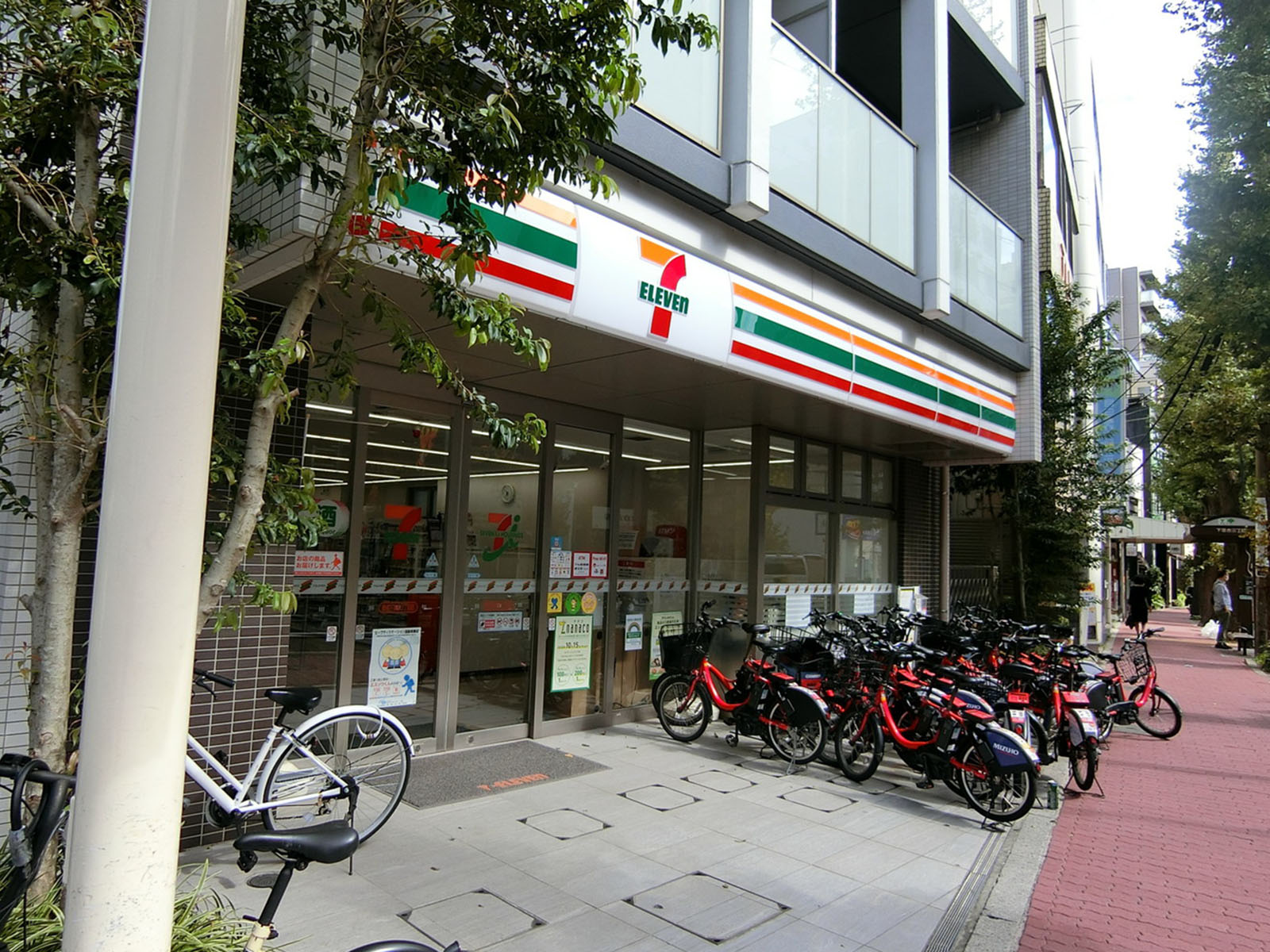 徒歩2分のセブンイレブン