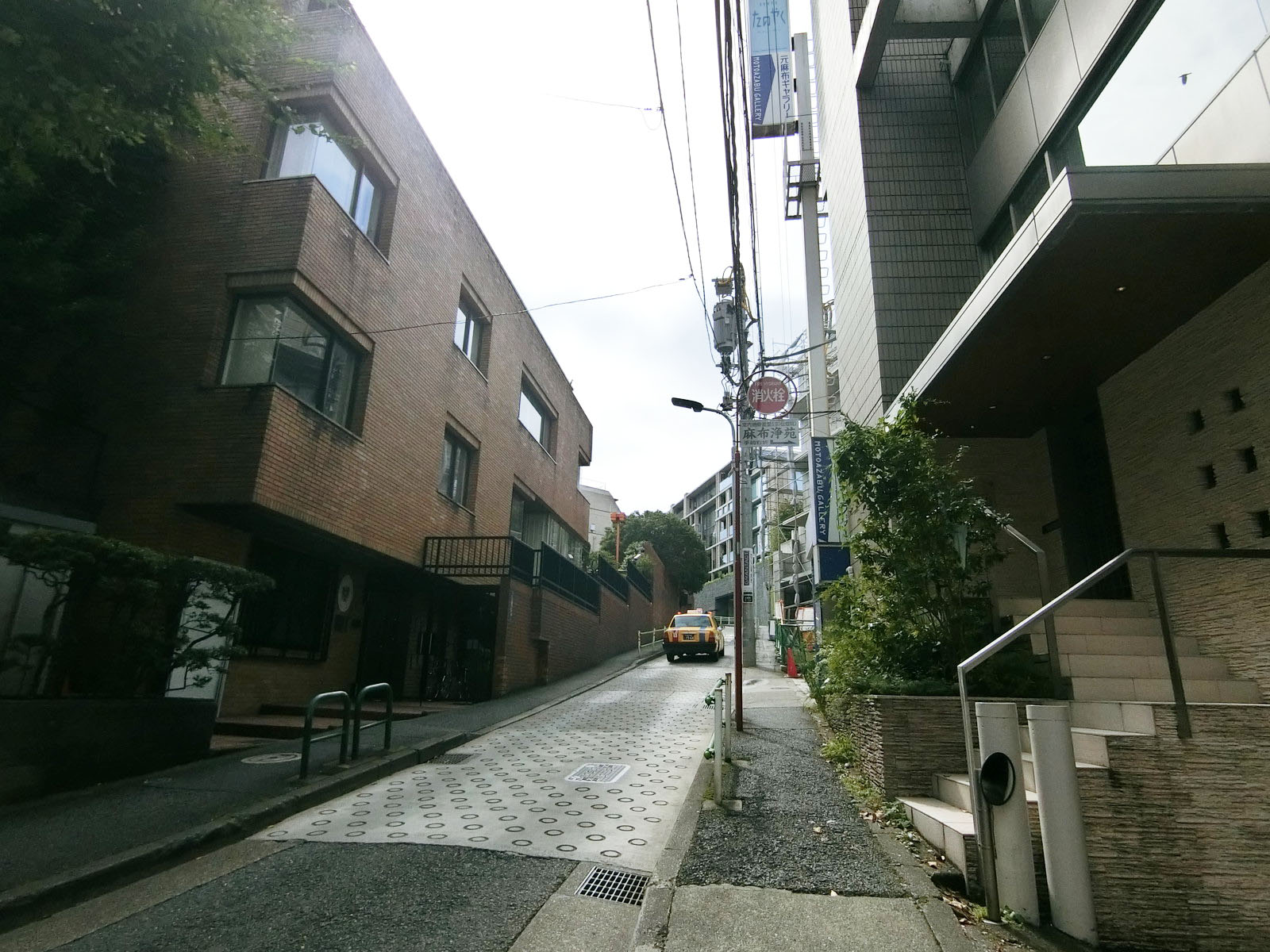 大網ビル前面の通り
