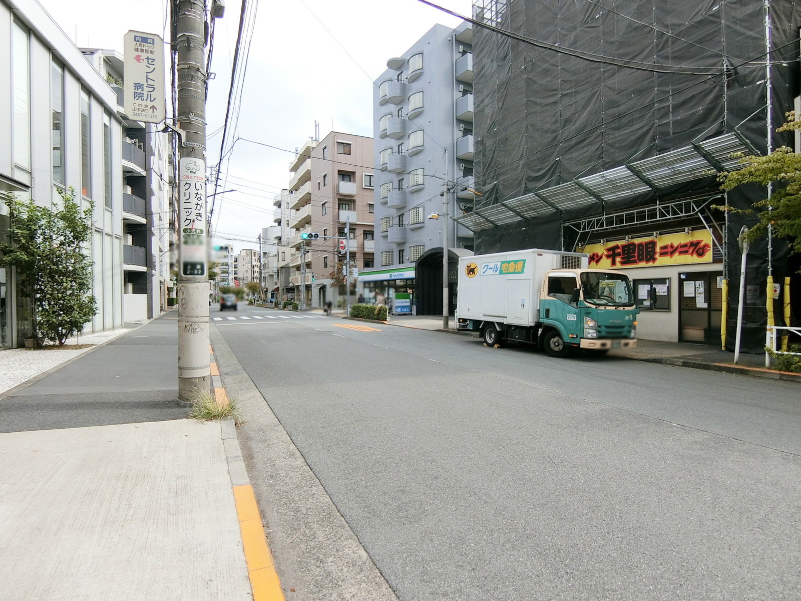 渋谷ウエストレックス前面の通り