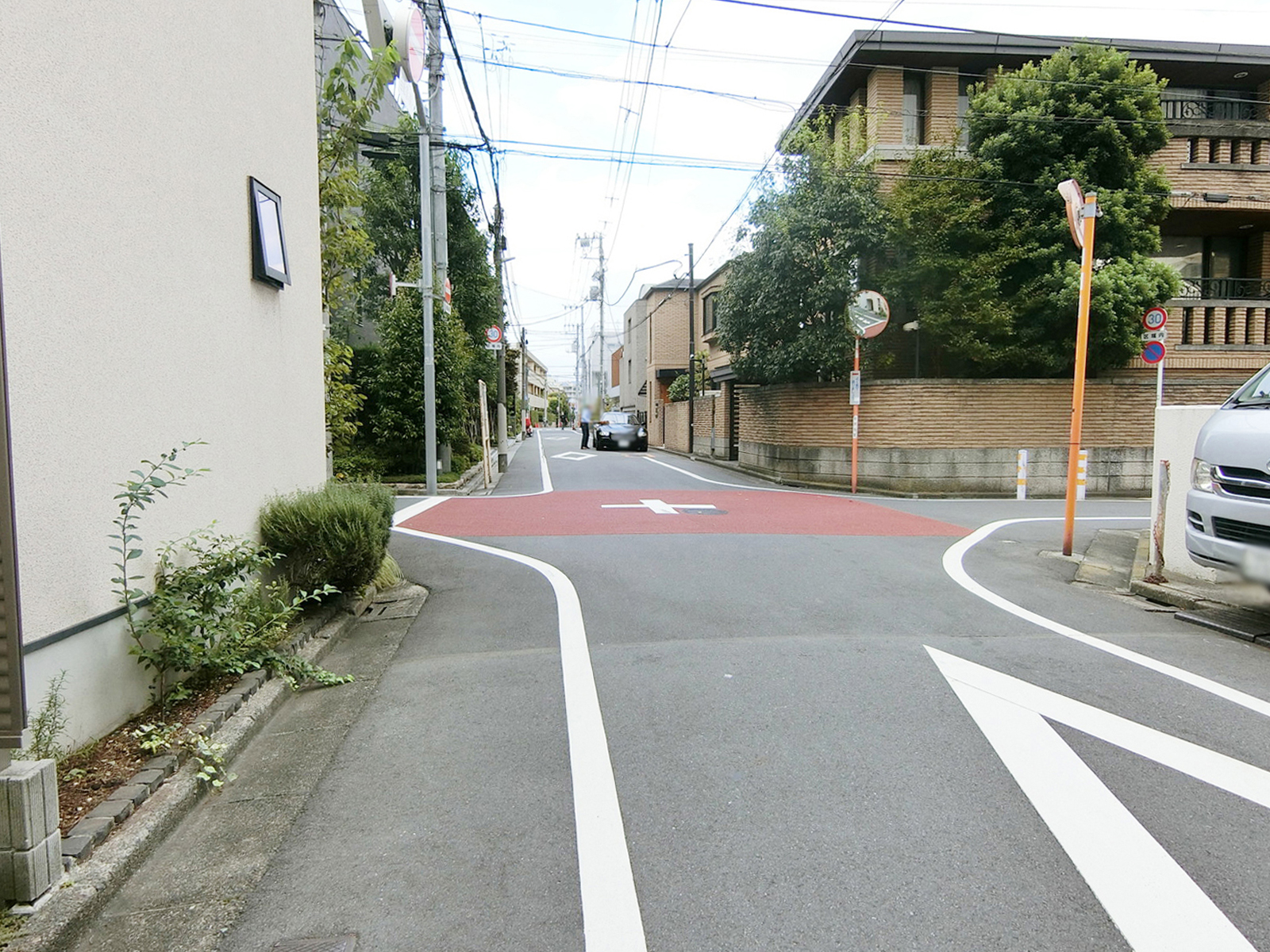 Gフラッツ前面の通り