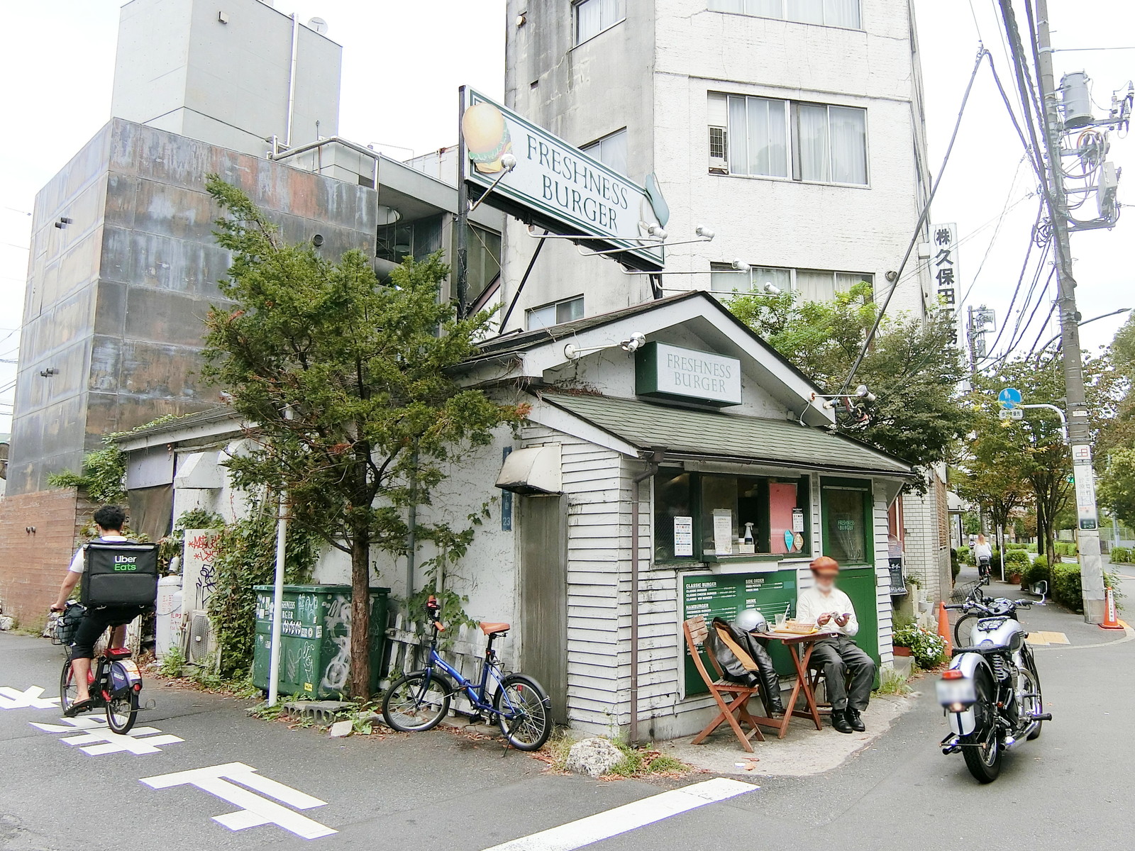 徒歩5分のフレッシュネスバーガー富ヶ谷
