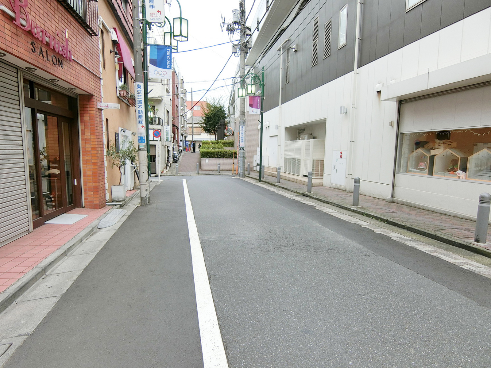 ルネ代々木上原前面の通り