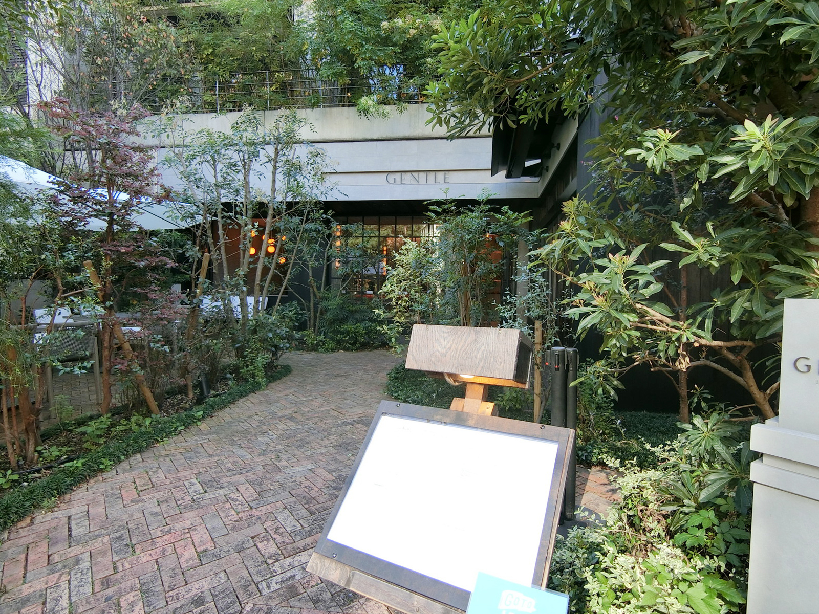 近くのレストラン