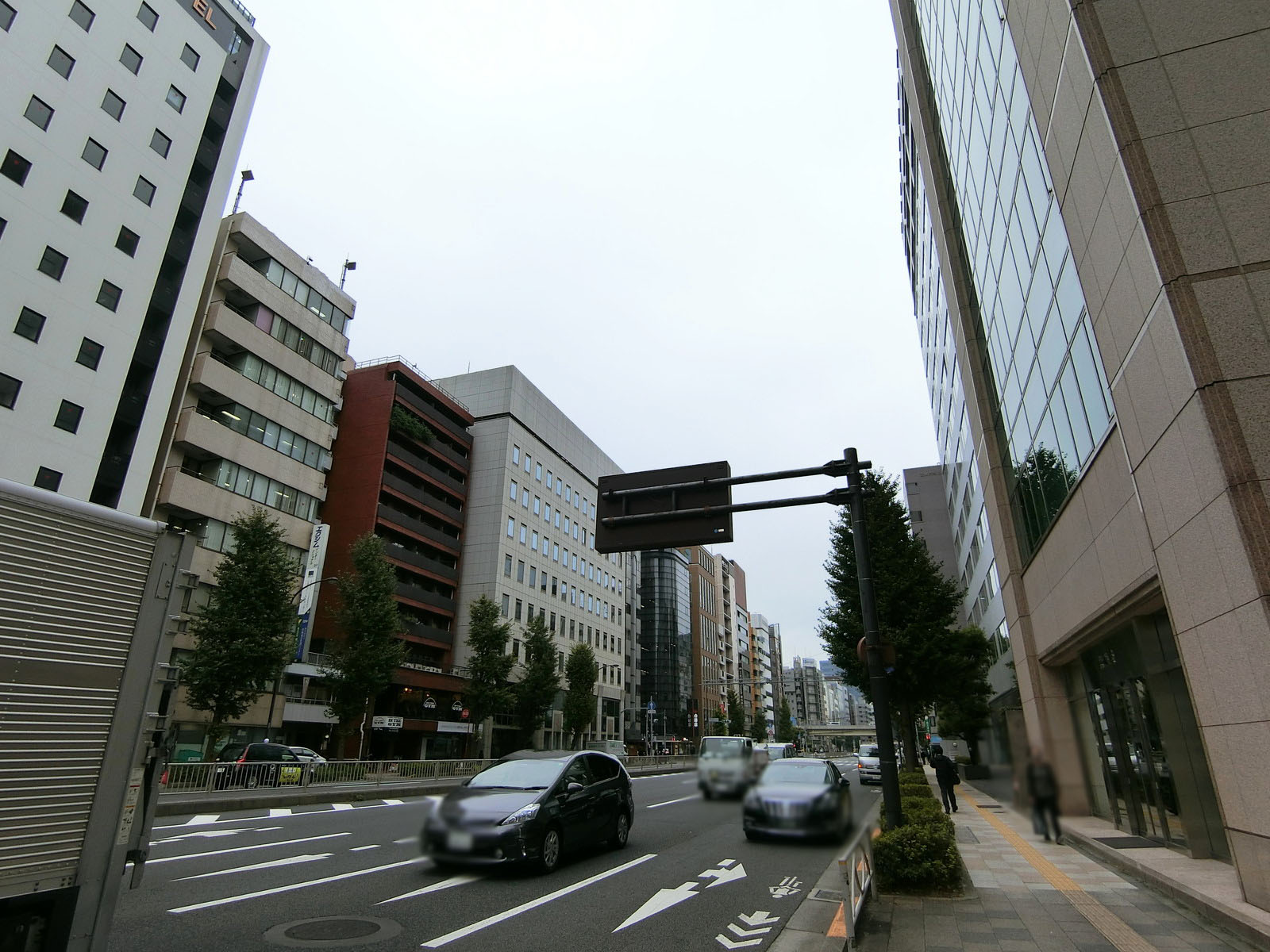 JDBビル前面の第一京浜