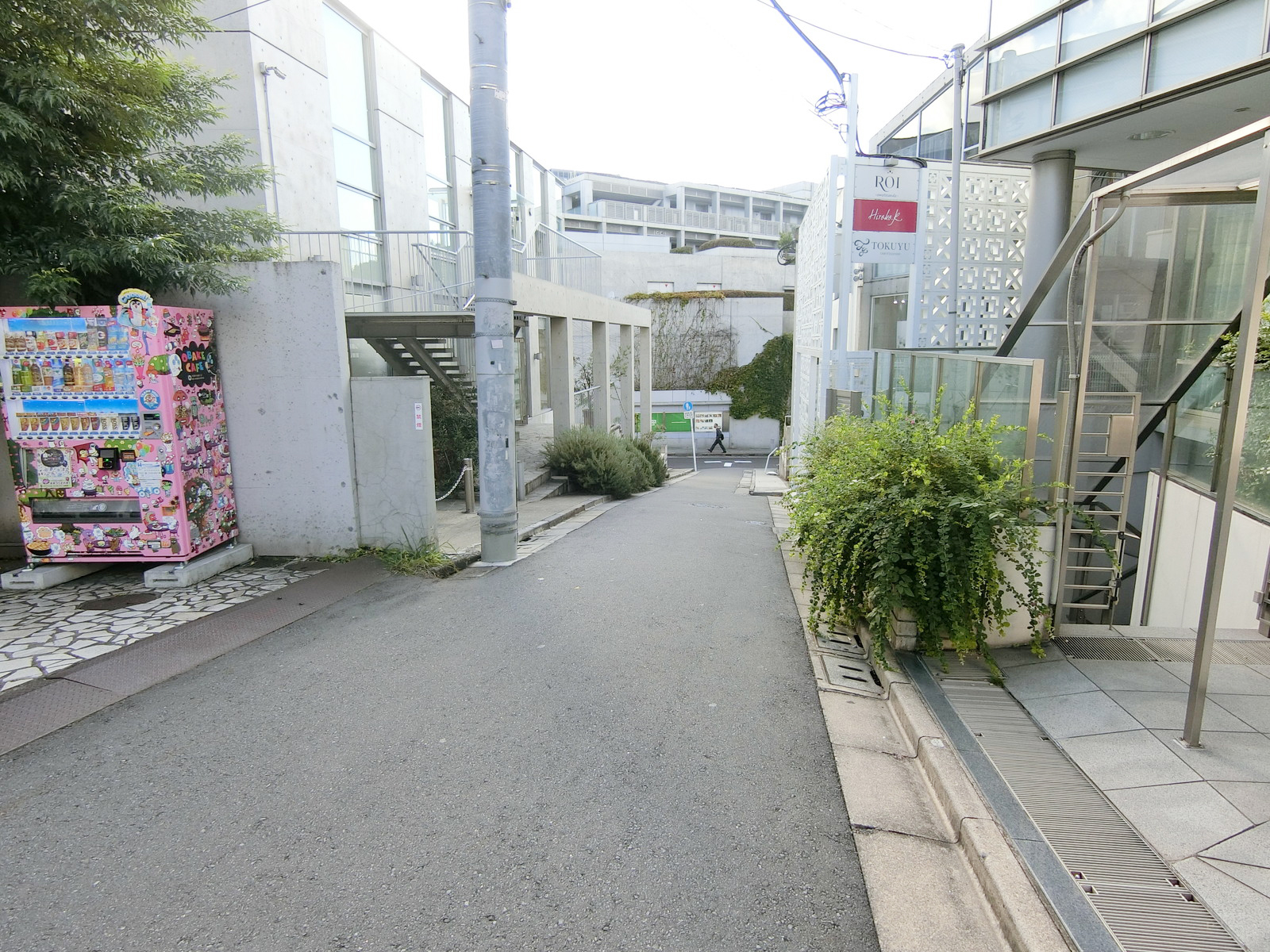 表参道LHビル前面の通り