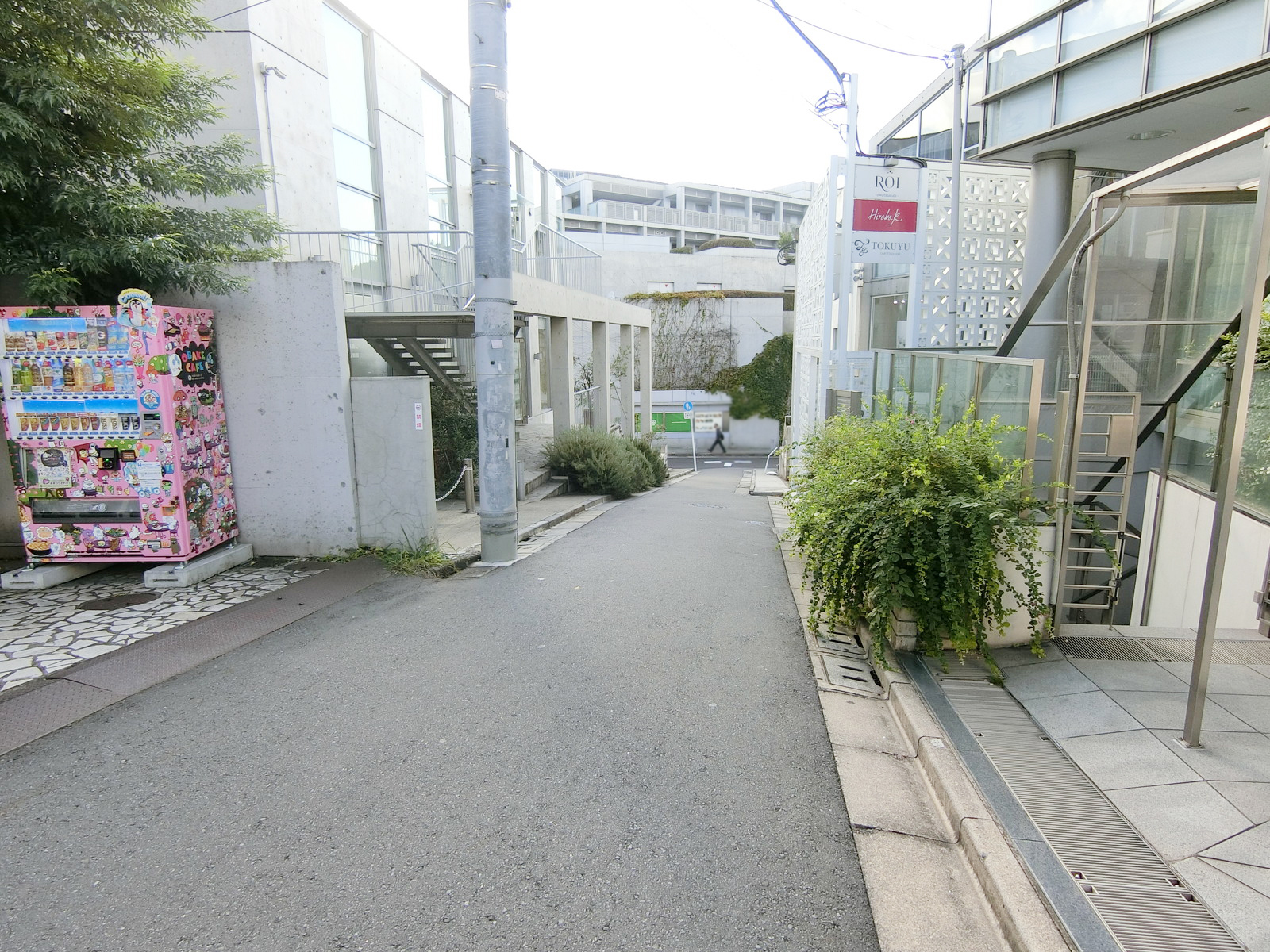 Barbizon30前面の通り