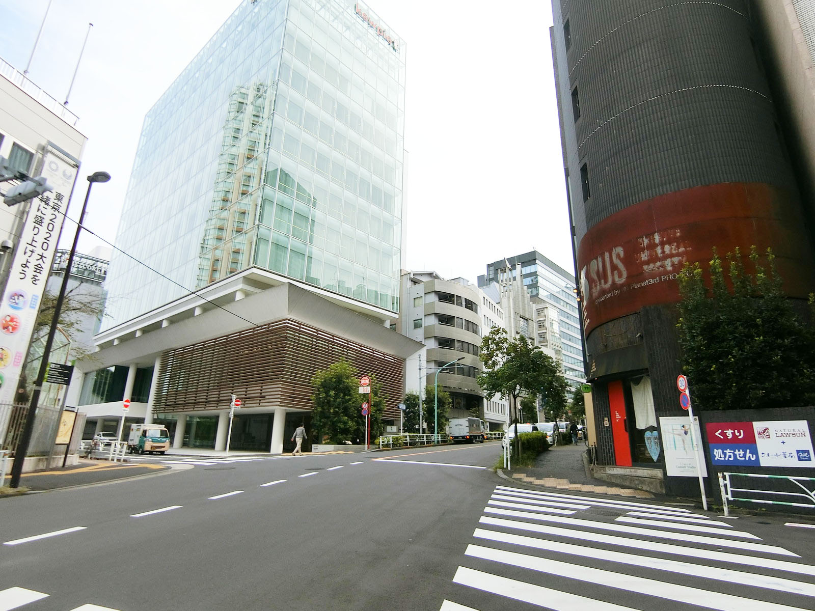 松岡渋谷ビル前面の通り