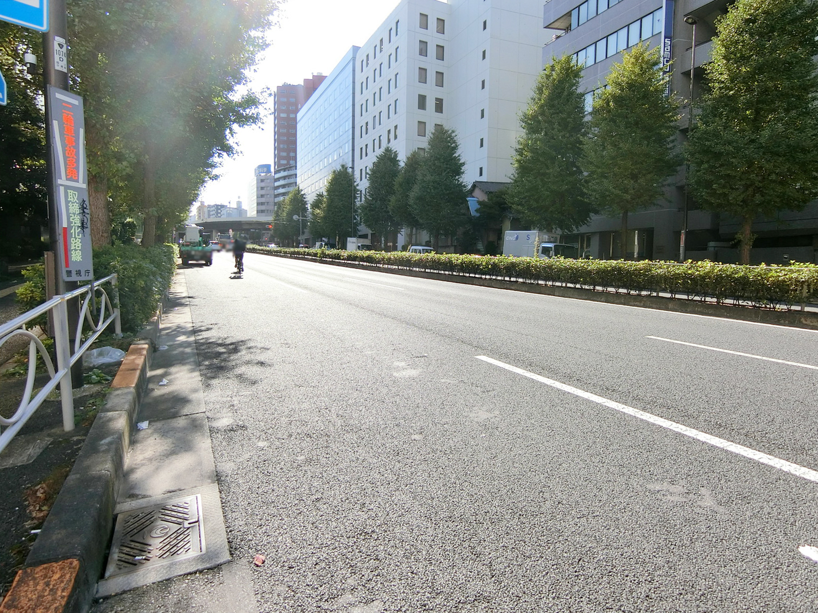 TRビル前面の通り
