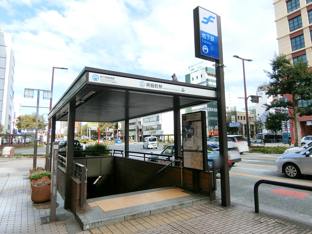 最寄りの「呉服町駅」