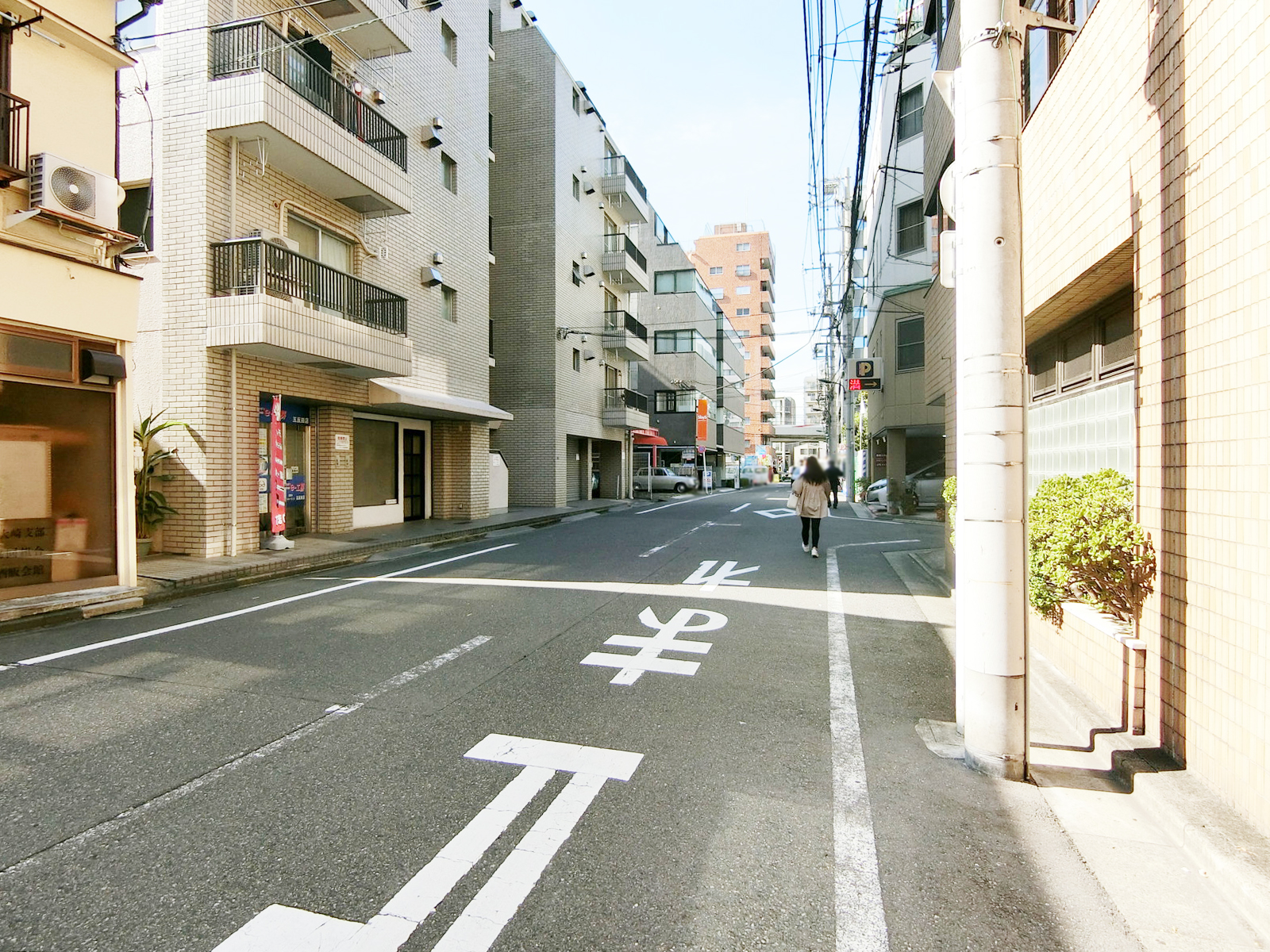 YHビル前面の通り