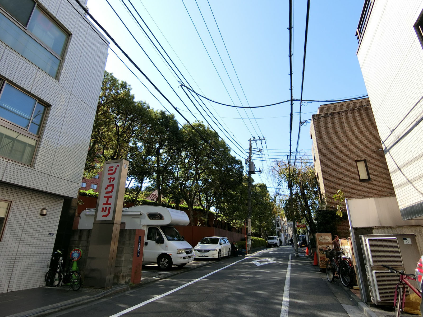 ナミックス品川ビル前面の通り
