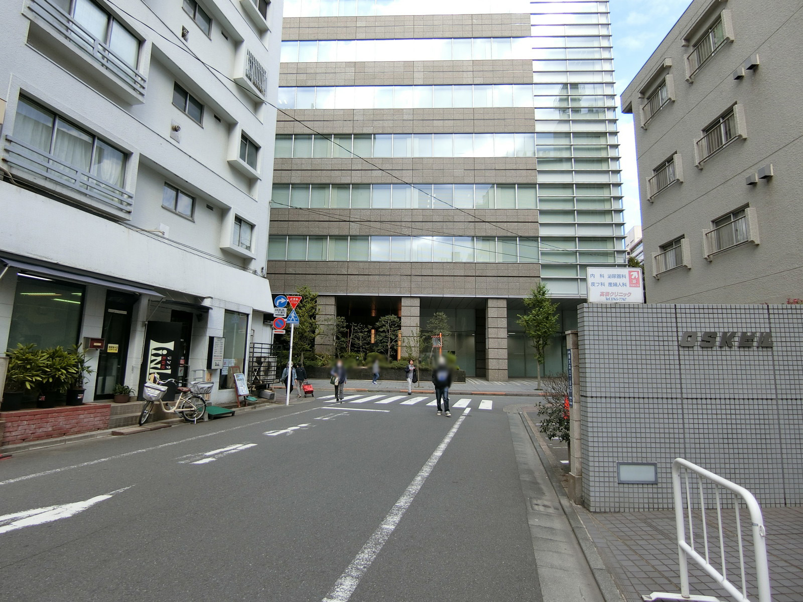OSKビル前面の通り