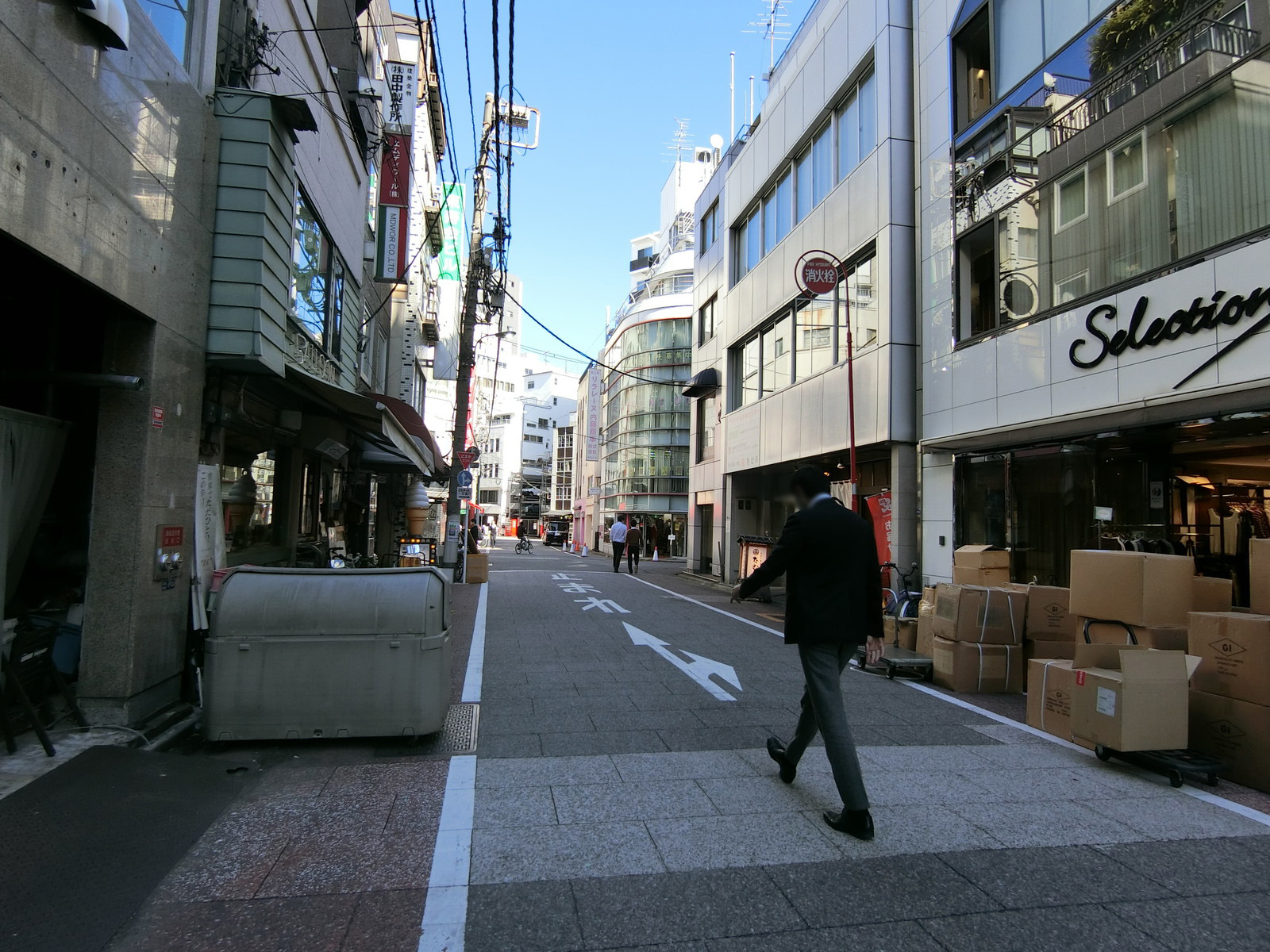 斉丸日本橋横山町ビル前面の通り