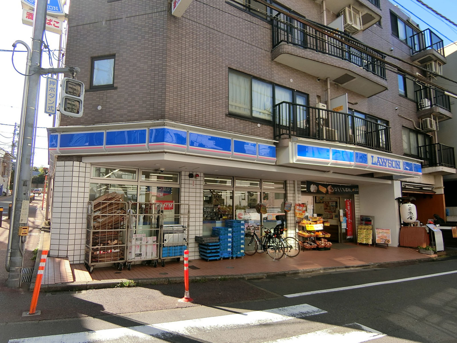 徒歩2分のローソン 神山店