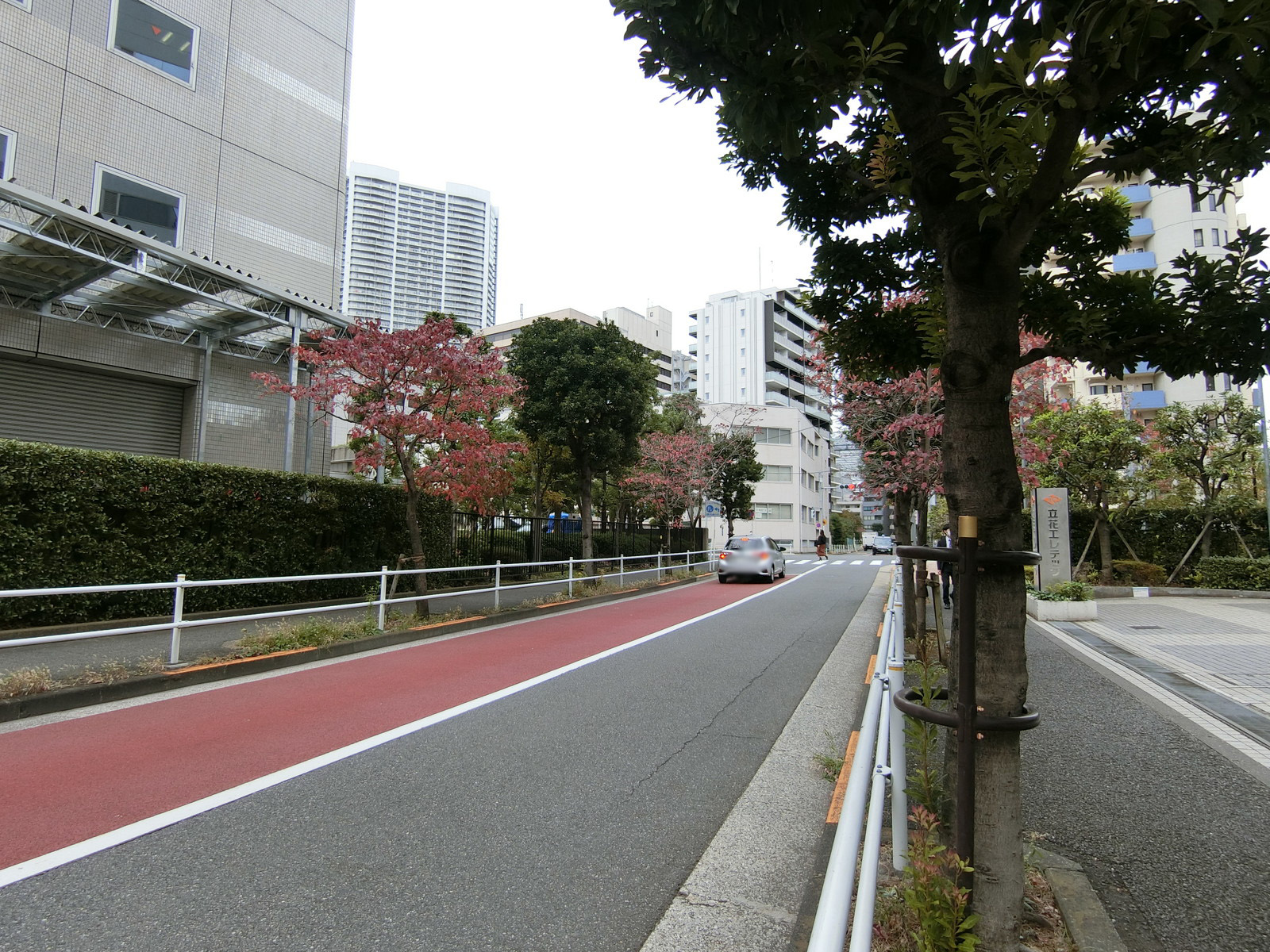 TTKキャナルサイドビル前面の通り