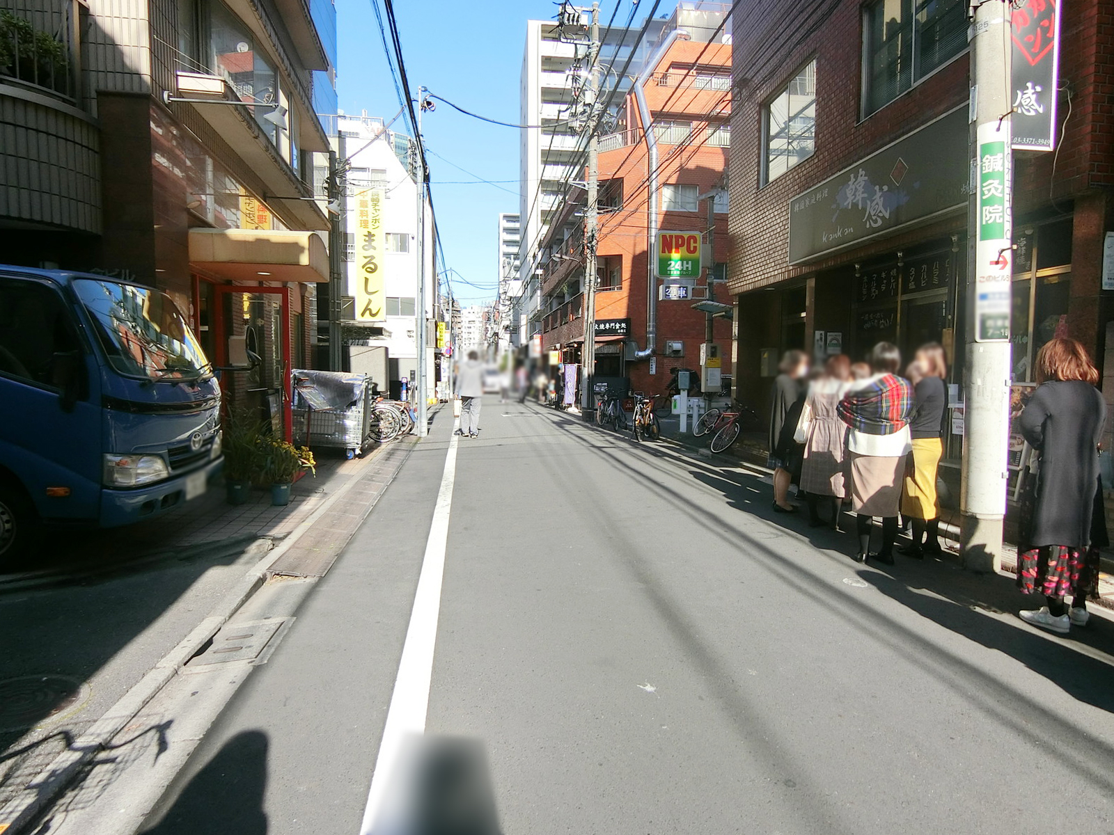 KYS西新宿前面の通り