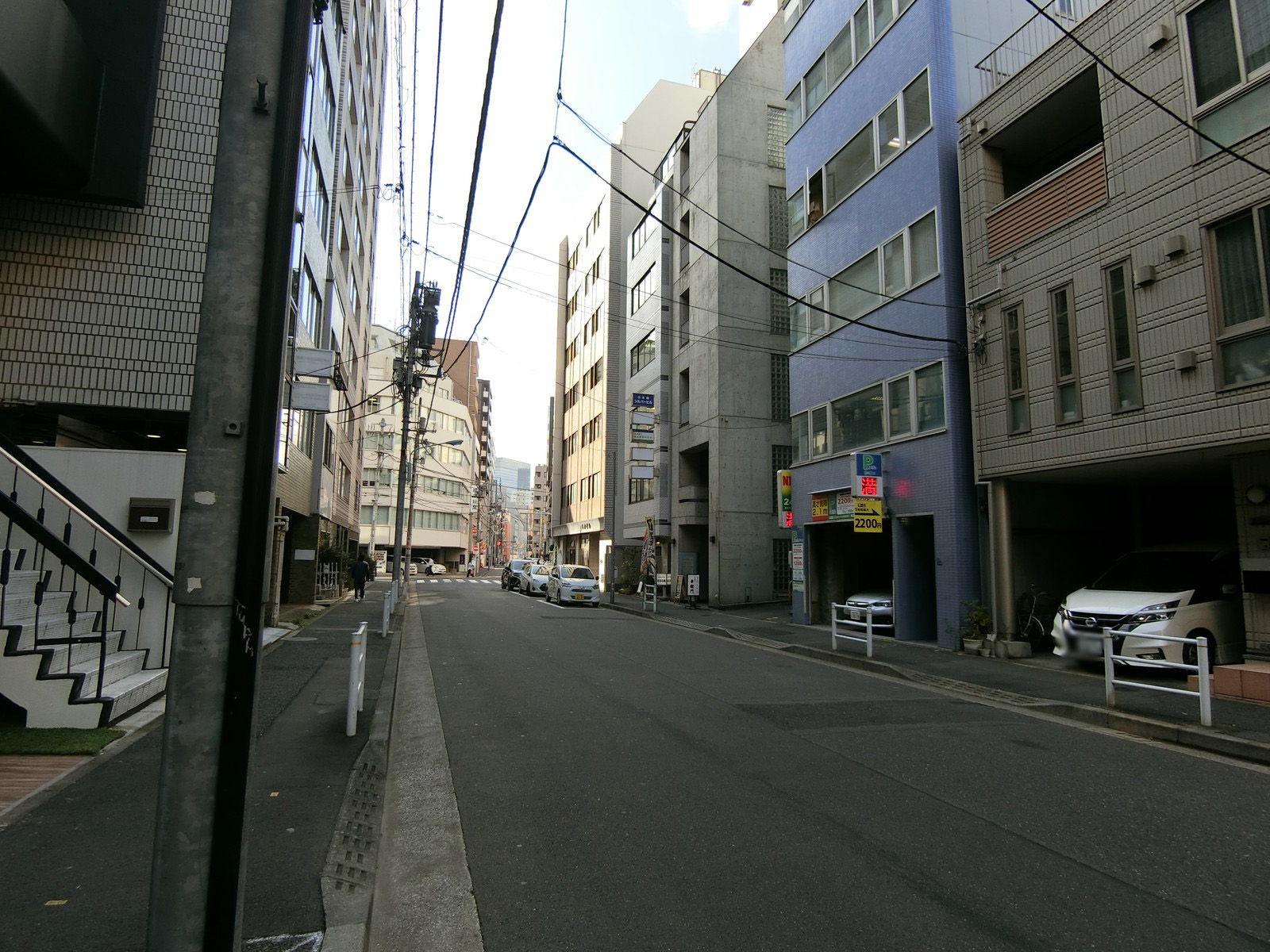 香取ビル前面の通り