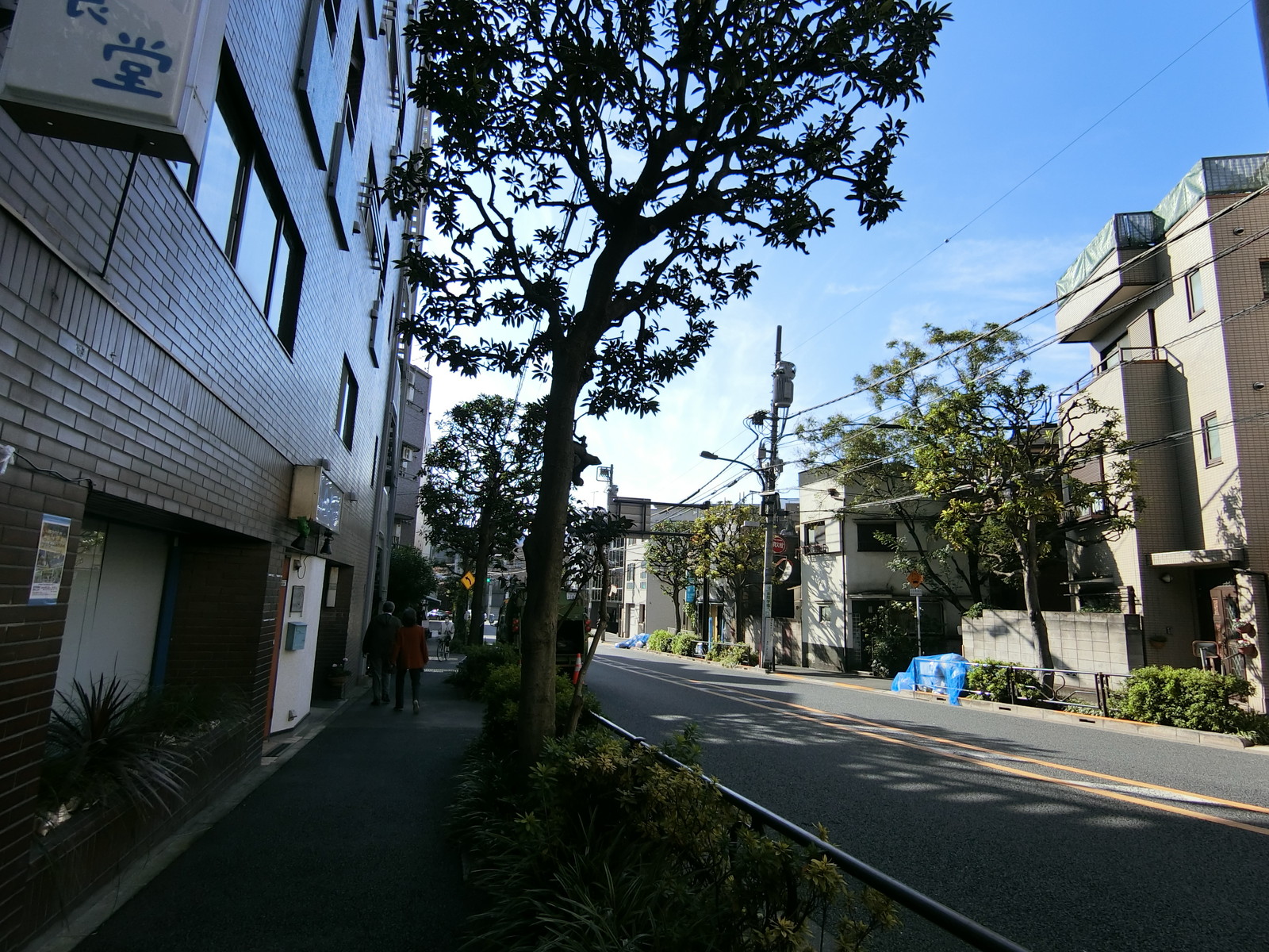MRビル前面の通り
