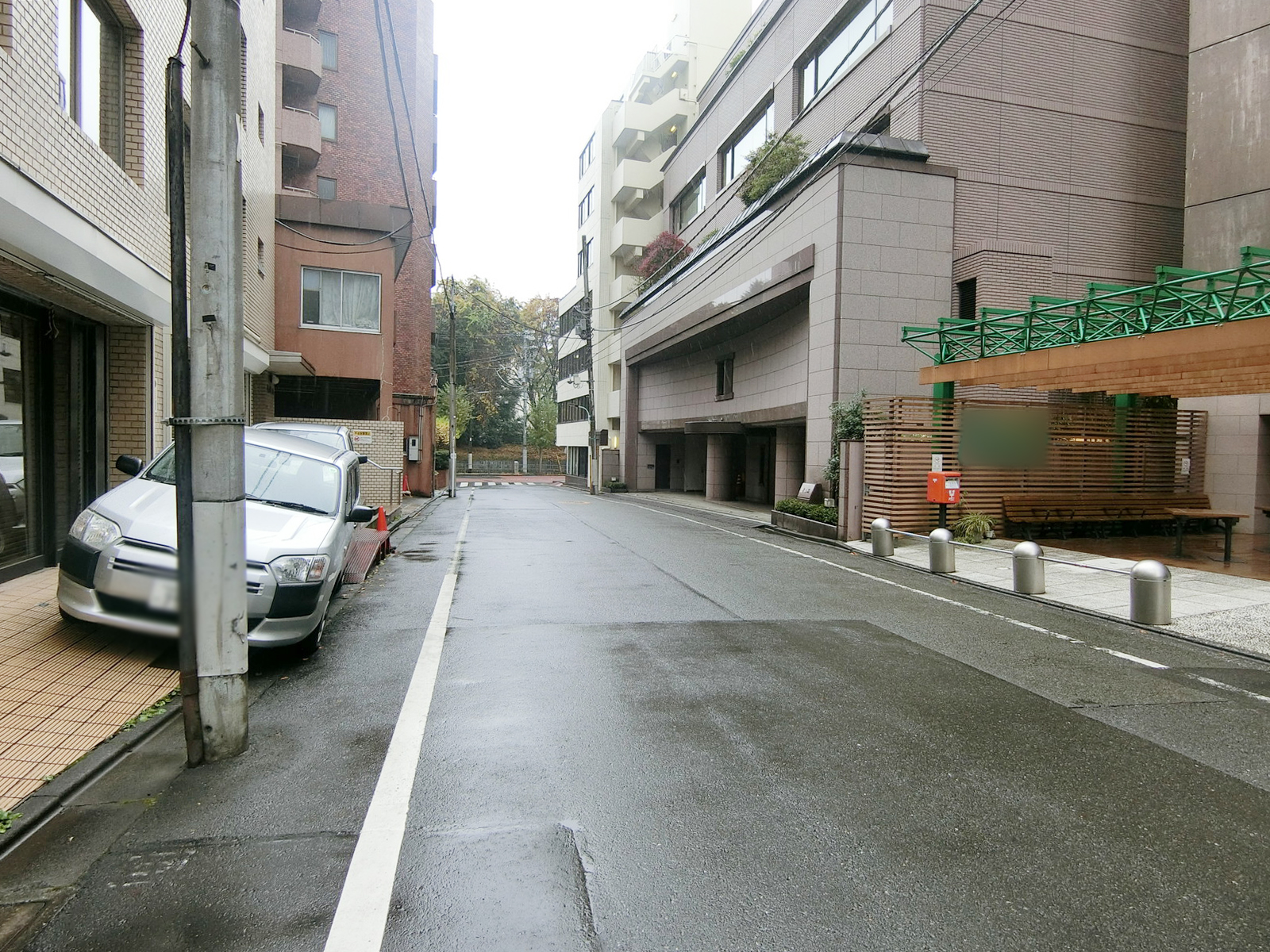 元赤坂ビル前面の通り