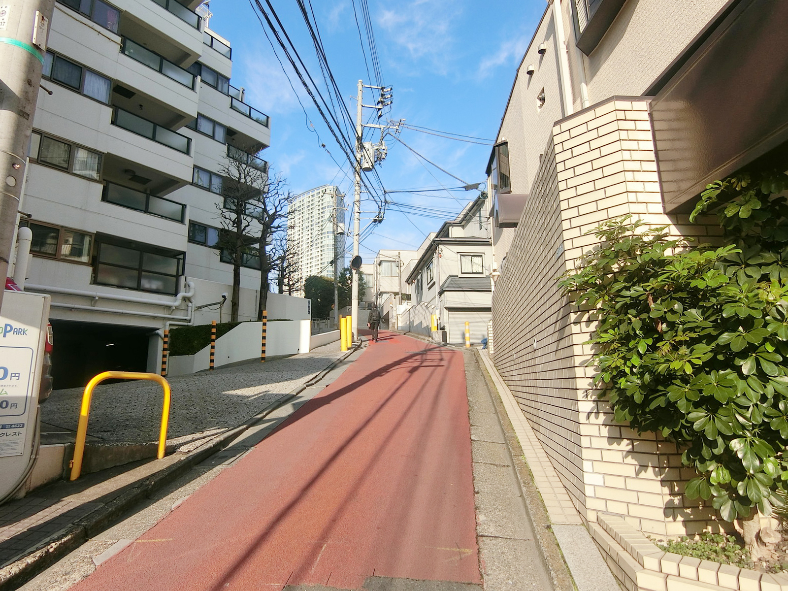 かすがマンション前面の通り