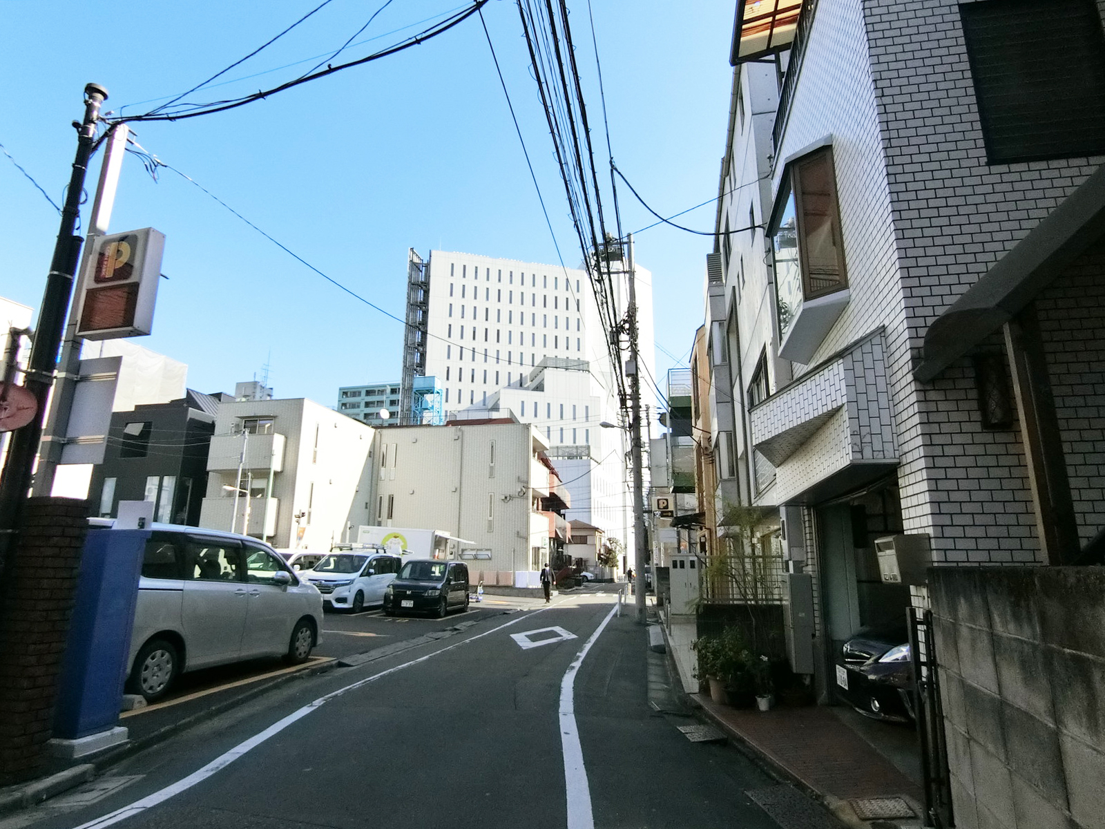 TSビルアネックス前面の通り