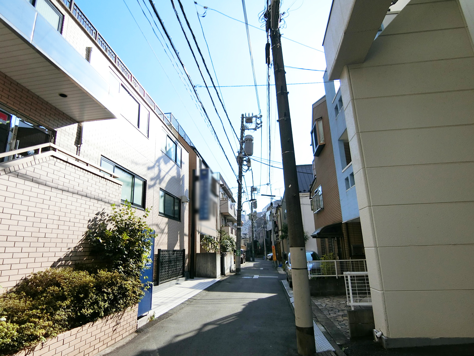代々木三和ビル前面の通り