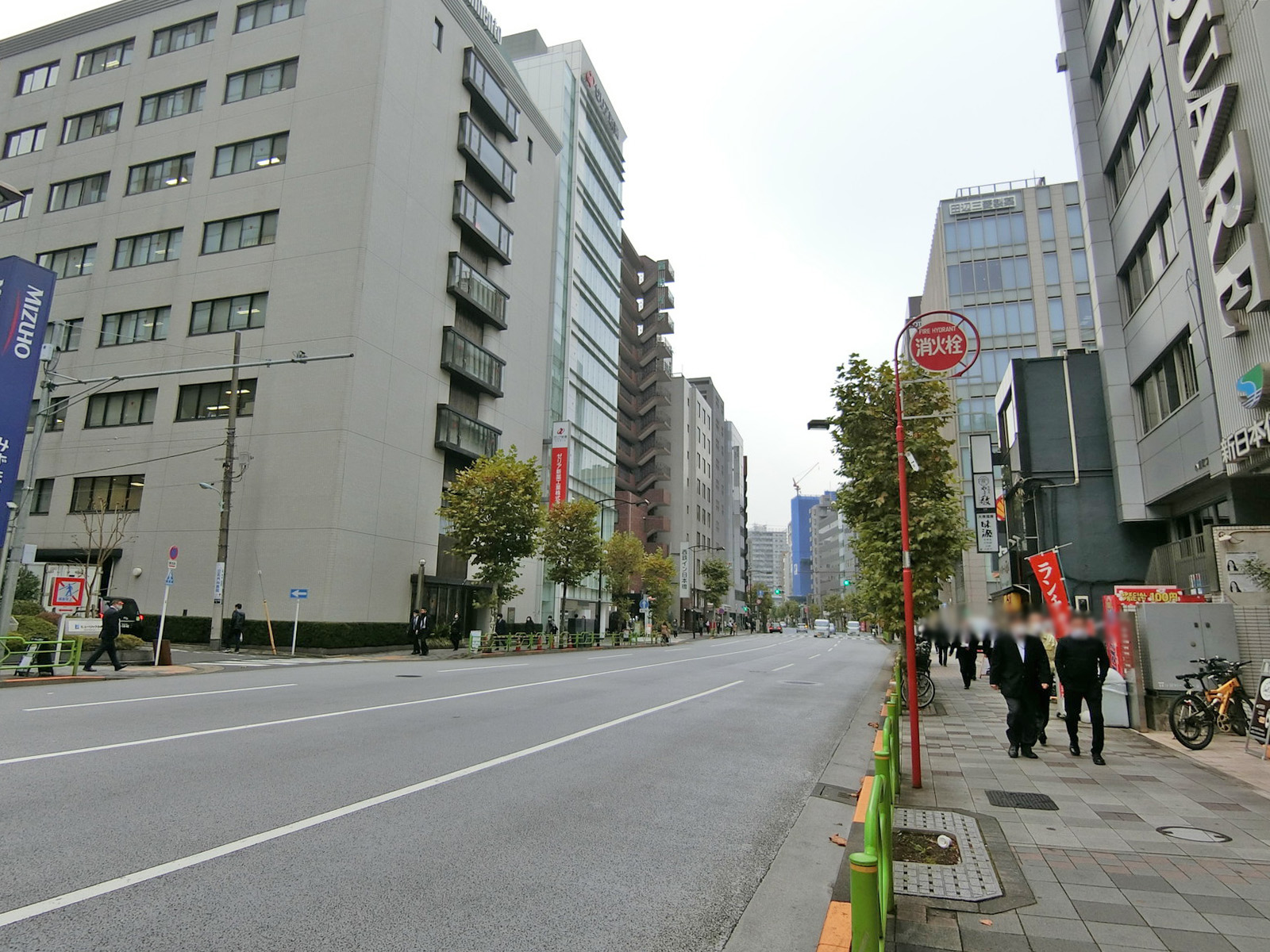 共和日本橋ビル前面の通り