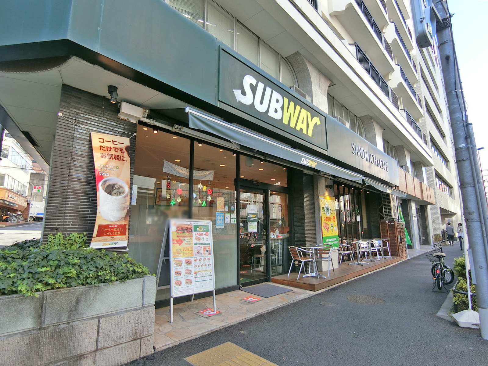 徒歩分2分のSUBWAY 北参道駅前店
