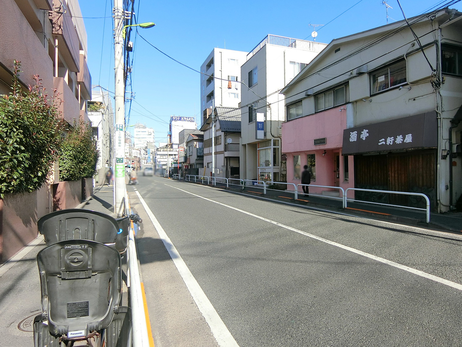 アーバニティ下北沢前面の茶沢通り