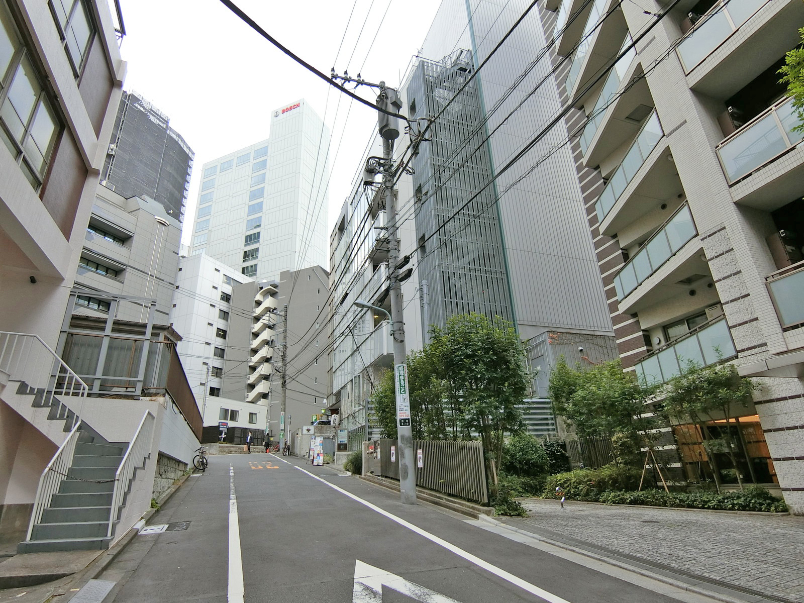 周辺は閑静なエリア