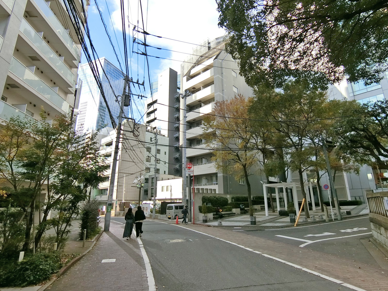 周辺は閑静なエリア