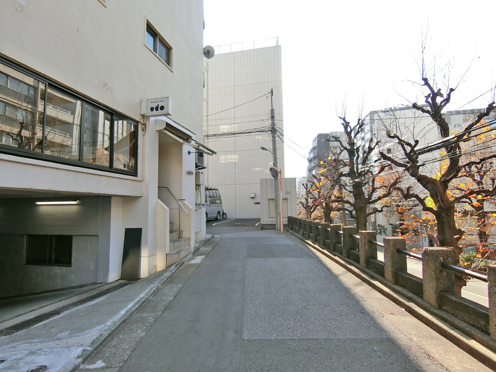 常磐松ビル前面の通り